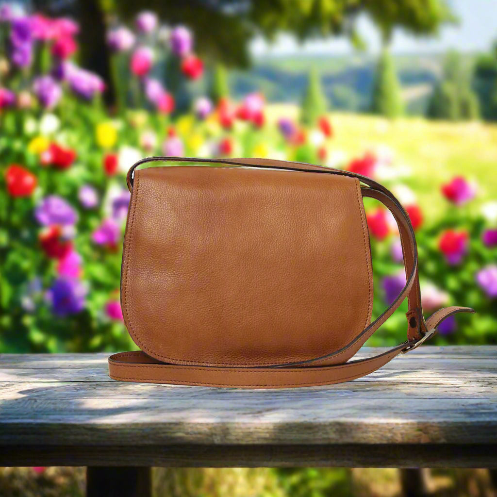 Women's Shoulder Bag in Full Grain Calfskin | Travel & Everyday Use