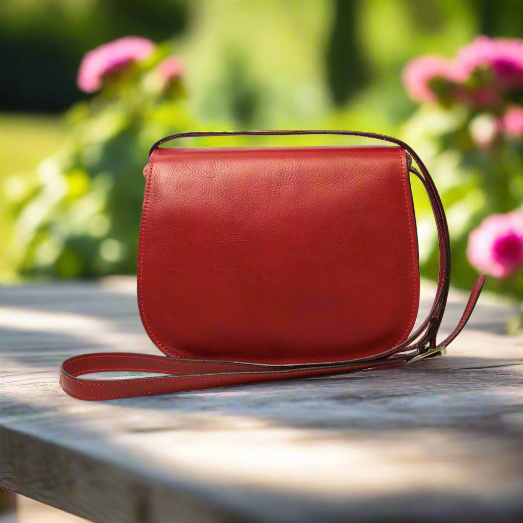 Women's Shoulder Bag in Full Grain Calfskin | Travel & Everyday Use