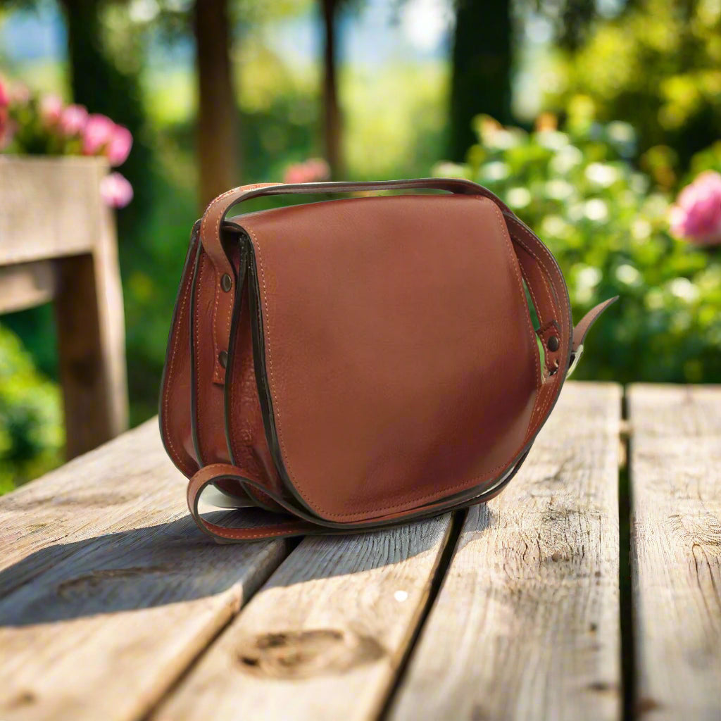 Women's Shoulder Bag in Full Grain Calfskin | Travel & Everyday Use