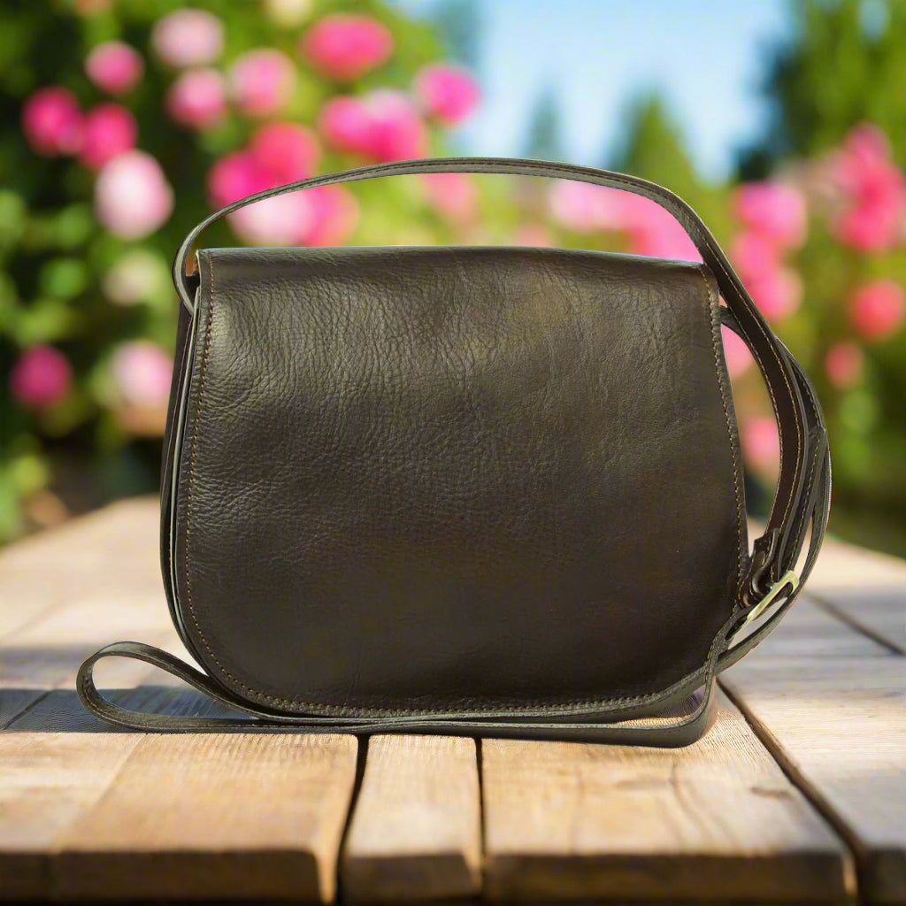 Women's Shoulder Bag in Full Grain Calfskin | Travel & Everyday Use
