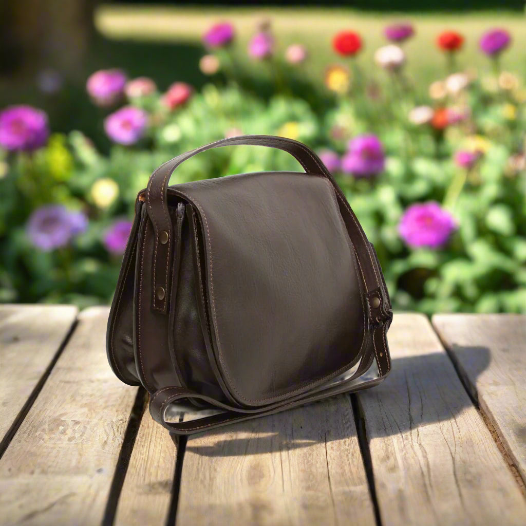 Women's Shoulder Bag in Full Grain Calfskin | Travel & Everyday Use