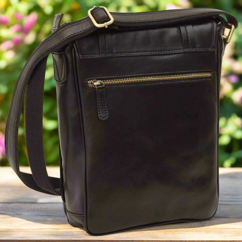 Medium Leather Bag with Double Magnetic Closure | Everyday Use & Travel
