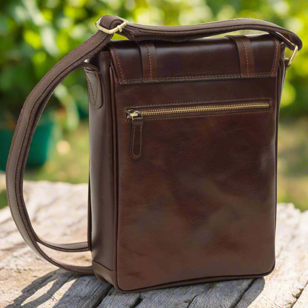 Medium Leather Bag with Double Magnetic Closure | Everyday Use & Travel
