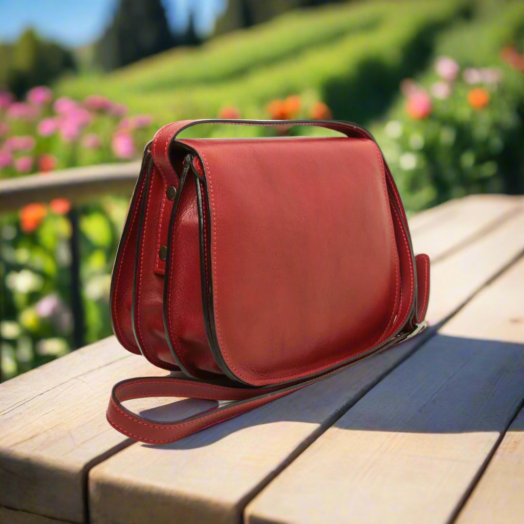 Women's Shoulder Bag in Full Grain Calfskin | Travel & Everyday Use