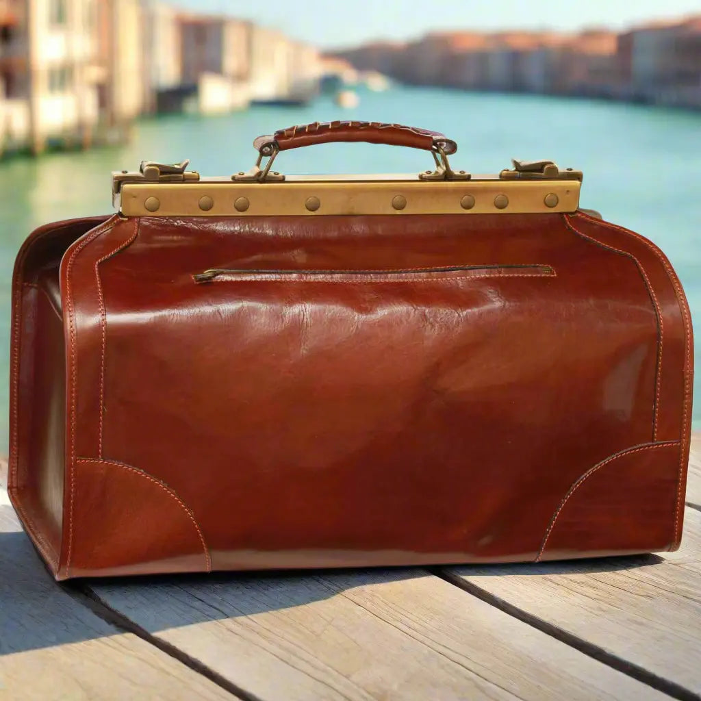 Medium Leather "Old America" Bag | Travel & Weekend