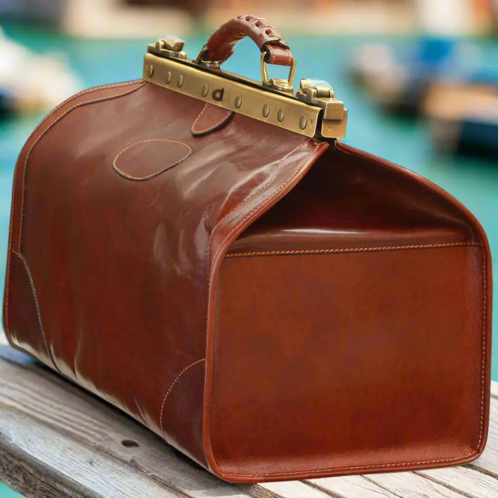 Medium Leather "Old America" Bag | Travel & Weekend