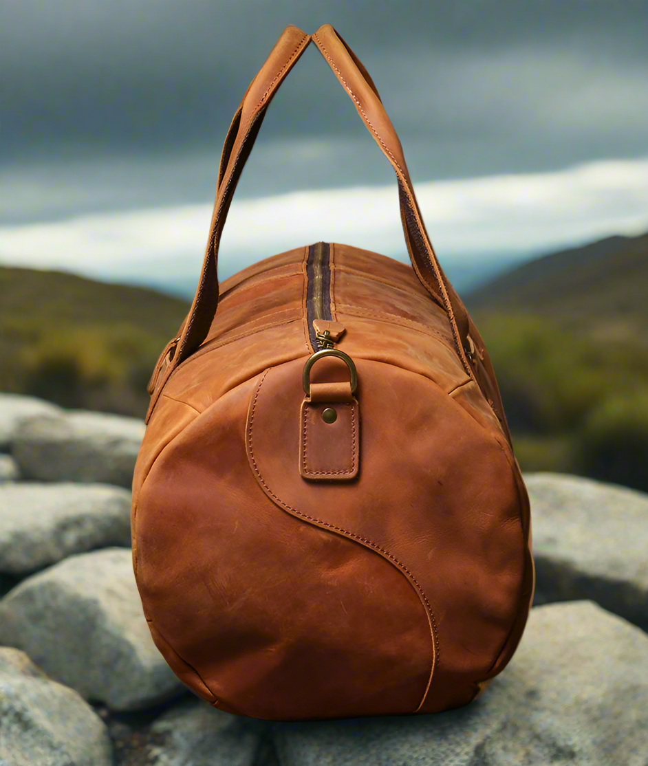 Men's Genuine Leather Duffle Bag – Soft Structure & Travel-Ready