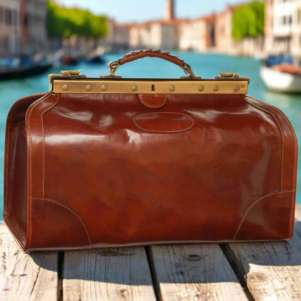 Medium Leather "Old America" Bag | Travel & Weekend